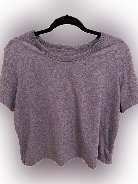 Academy Tops - Women's Short Sleeve Crewneck Tee in Lavender